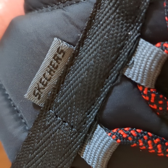 NWT, Skechers snow boots for toddler - Picture 12 of 12